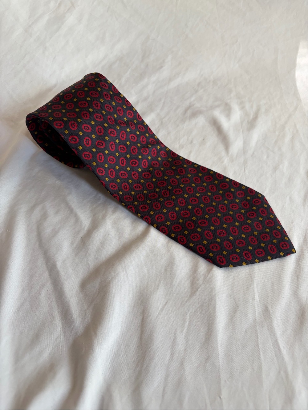 Lands’ End Men’s 100% Silk Tie Red Yellow Medallion Geometric Necktie
